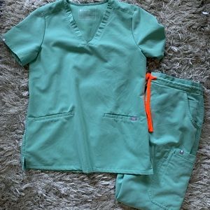 Figs Mint Green Scrub Set (XS)